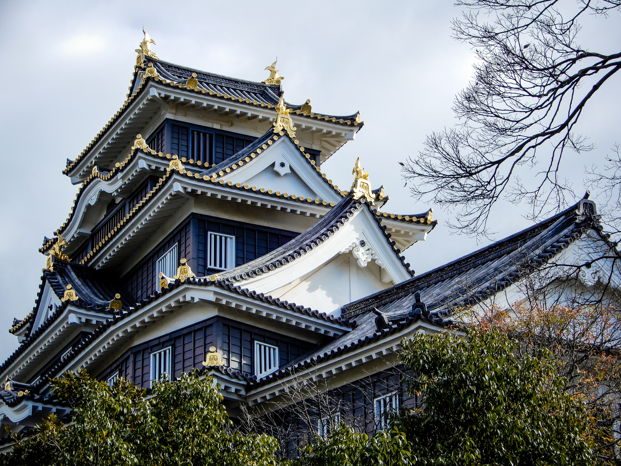坐著路面电车到冈山城下.